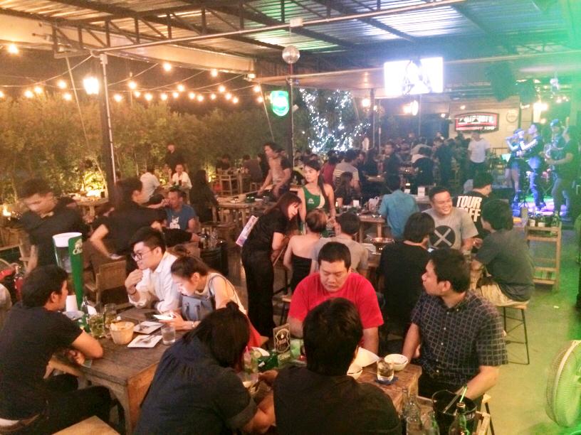 สคริป บาร์ แอนด์ บิสโทร (SKIP Bar&Bistro) : กรุงเทพมหานคร (Bangkok)