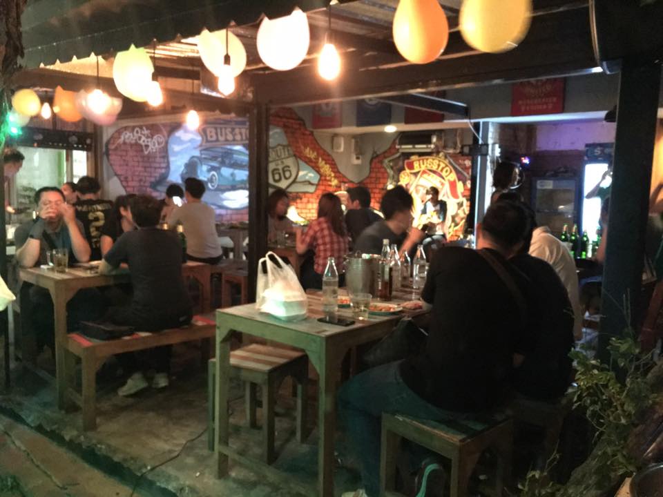 บัสสต๊อปบาร์ (BusStop Bar) : กรุงเทพมหานคร (Bangkok)