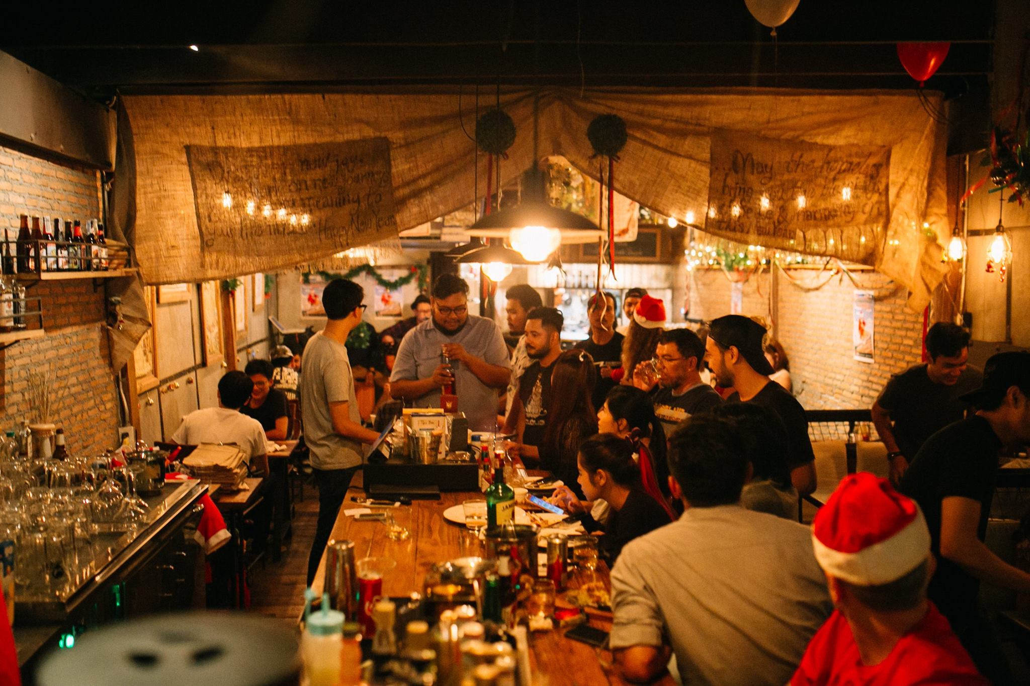 โฮมเลสบาร์ แอนด์ กริลล์ (Homeless Bar & Grill) : สงขลา (Songkhla)