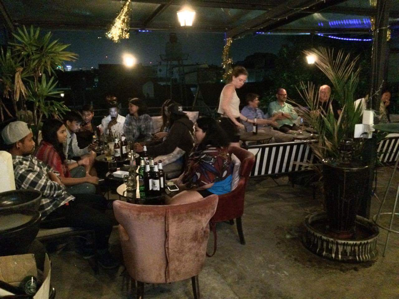 OASIS Rooftop Garden Bar (โอเอซีส รูฟท็อป การ์เดน บาร์) : Chiang Mai (เชียงใหม่)