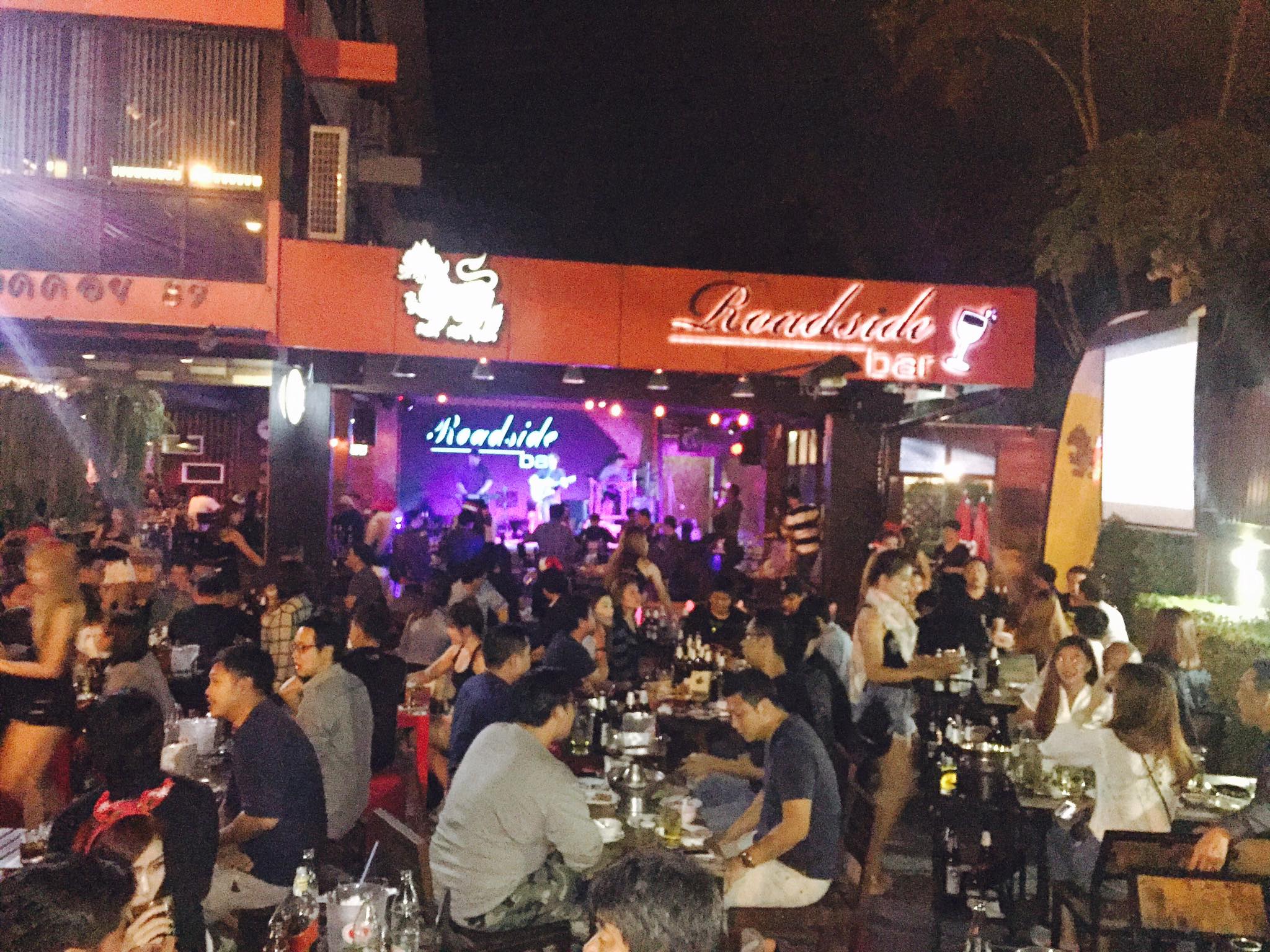 โรดไซด์บาร์ เชียงใหม่ (Road Side Bar Chiang Mai) : เชียงใหม่ (Chiang Mai)