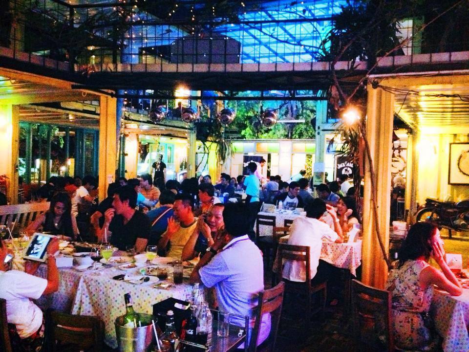 Bu Lan Dun Mek Pub (บุหลันดั้นเมฆ) : Bangkok (กรุงเทพมหานคร)