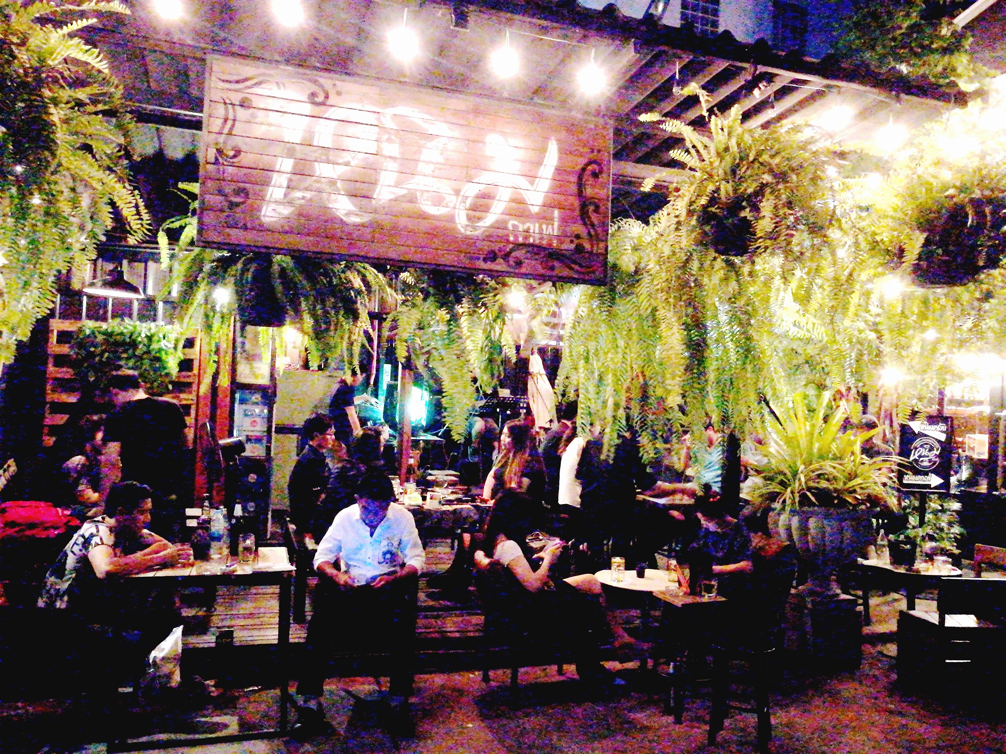 Nim cafe (หนิม คาเฟ่) : Bangkok (กรุงเทพมหานคร)