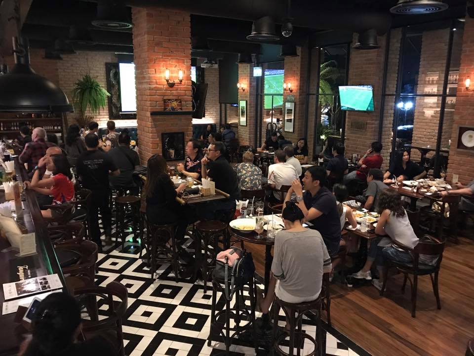 The Londoner Brew Pub (เดอะ ลอนดอนเนอร์ บรีว ผับ) : Bangkok (กรุงเทพมหานคร)