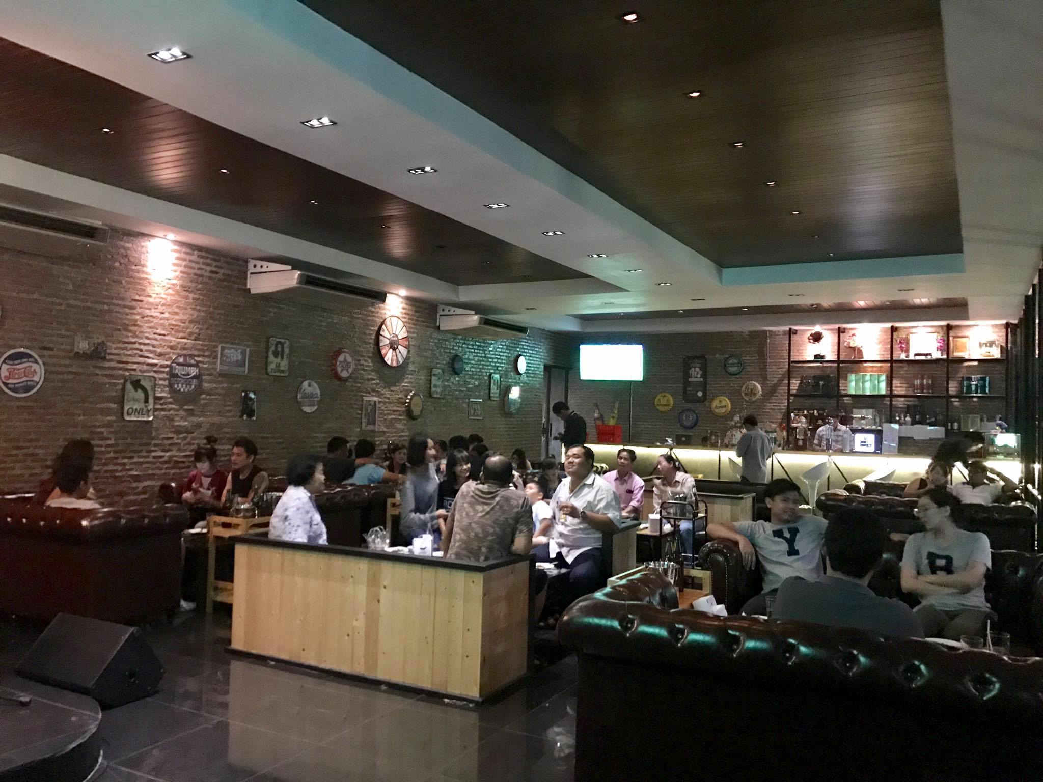 U-turn Bar&Restaurant (ยูเทิร์น บาร์ แอนด์ เรสเตอรองท์) : Nakhon Nayok (นครนายก)