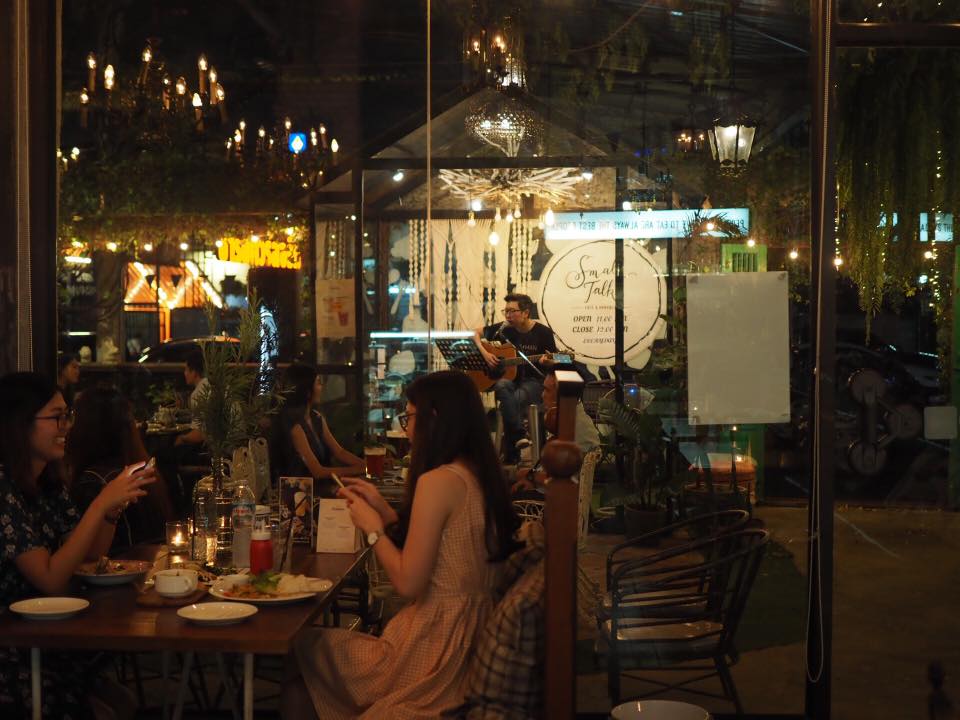 สมอลทอล์ก คาเฟ่ (Small Talk cafe&hangout) : กรุงเทพมหานคร (Bangkok)