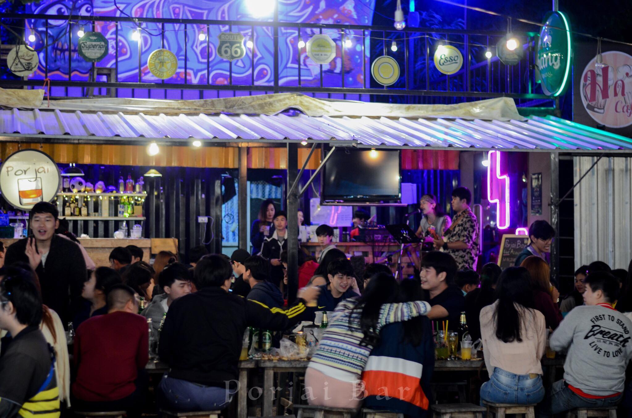Porjai Bar (พอใจ บาร์) : Chiang Mai (เชียงใหม่)