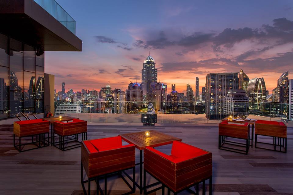 RedSquare Rooftop Bar (เรดสแควร์ รูฟท็อป บาร์) : Bangkok (กรุงเทพมหานคร)