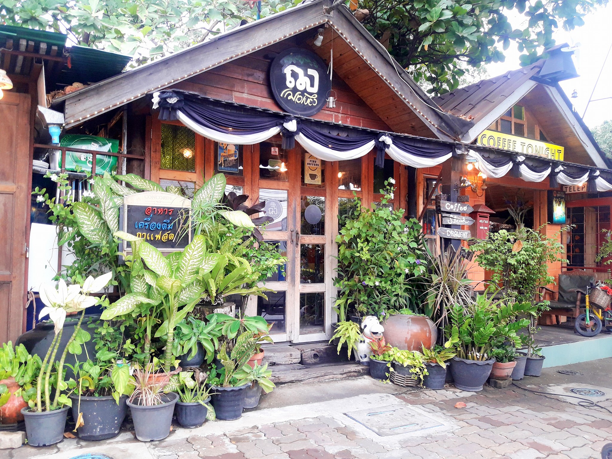 Che Bien Cafe (เฌอเบียง) : Bangkok (กรุงเทพมหานคร)