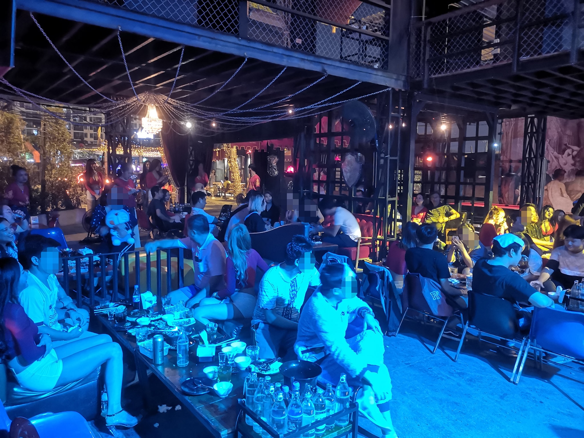 Battle Bar & Restaurant (แบทเทิล​ บาร์) : Bangkok (กรุงเทพมหานคร)