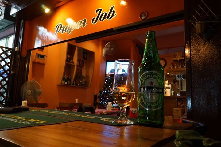 พร็อพเพอร์ จ็อบ บาร์ แอนด์ เรสเตอรองท์ (Proper Job Bar & Restaurant) : กรุงเทพมหานคร (Bangkok)