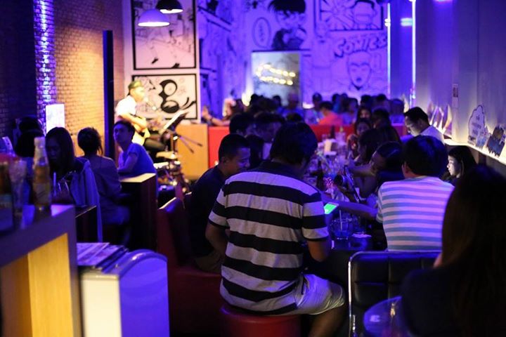 Comics Cafe & Bar (คอมิคส์ คาเฟ่ แอนด์ บาร์) : Phuket (ภูเก็ต)