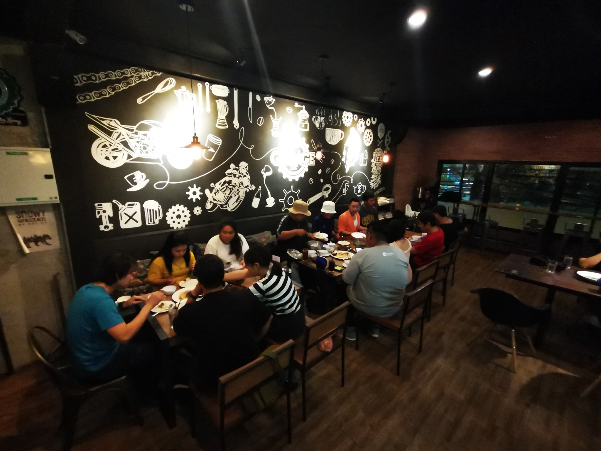 Garage Cafe Chanthaburi (การาจ คาเฟ่ จันทบุรี) : Chanthaburi (จันทบุรี)