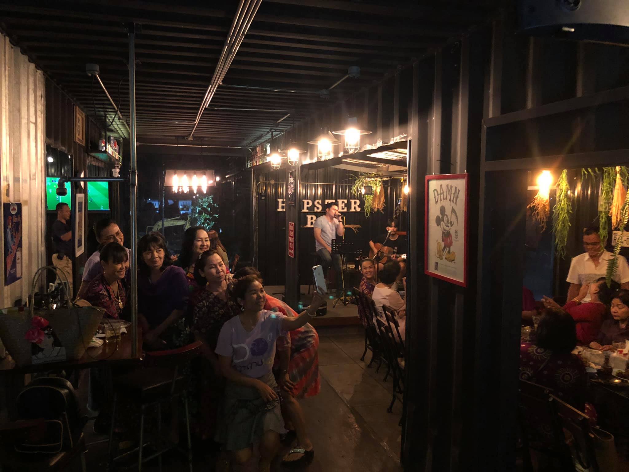 ฮอฟสเตอร์ บาร์ (Hopster Bar cafe & restaurant) : พระนครศรีอยุธยา (Phra Nakhon Si Ayutthaya)