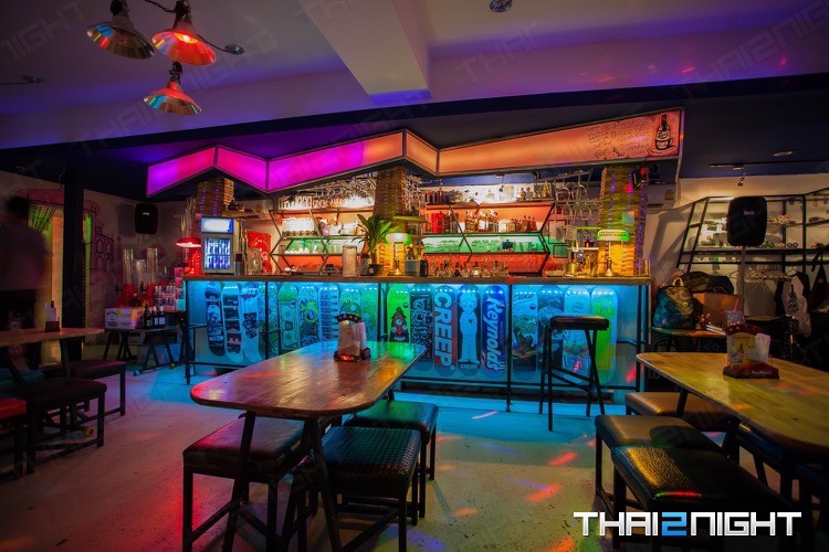 Skate Cafe and Bar (สเก็ต คาเฟ่ แอนด์ บาร์) : Bangkok (กรุงเทพมหานคร)