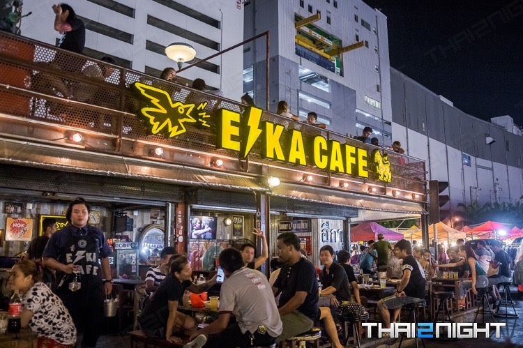 อีกา คาเฟ่ @ ตลาดรถไฟรัชดา (E-KA  CAFE @ Train Night Market Ratchada) : กรุงเทพมหานคร (Bangkok)