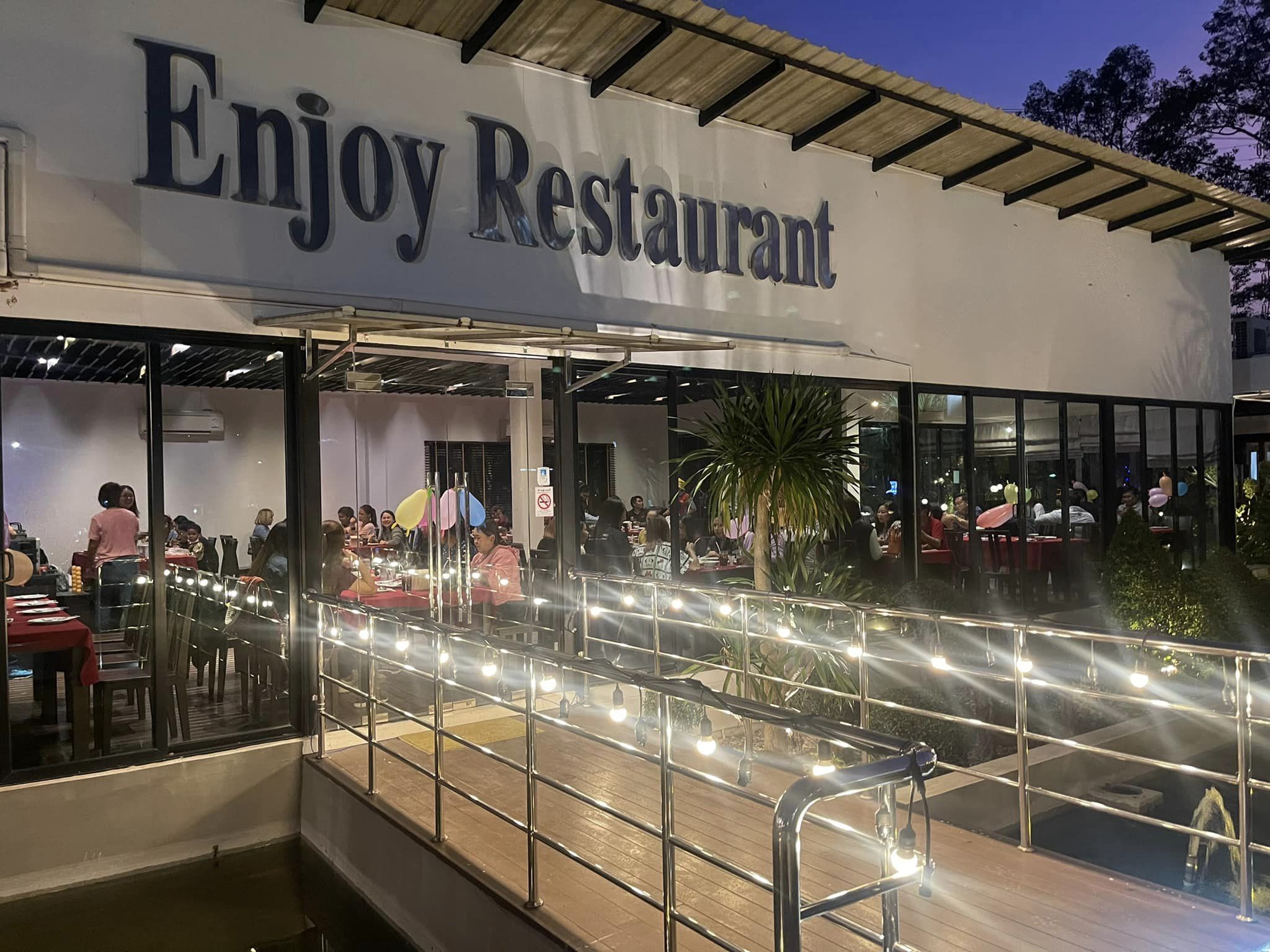 Enjoy Restaurant Roi-Et (Enjoy Restaurant Roi-Et) : Roi Et (ร้อยเอ็ด)