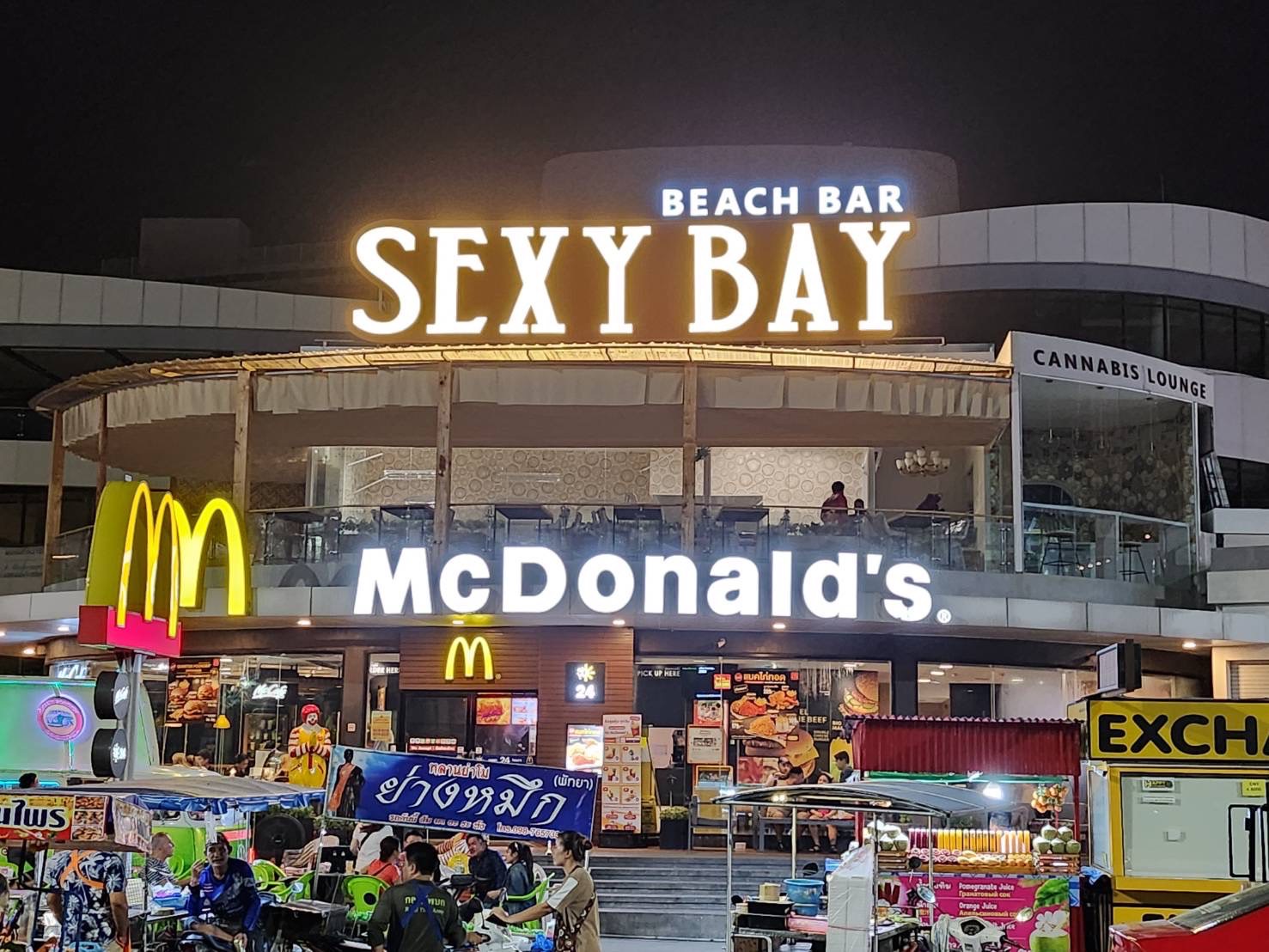 SEXY BAY beach bar (SEXY BAY beach bar) : ชลบุรี (Chon Buri)