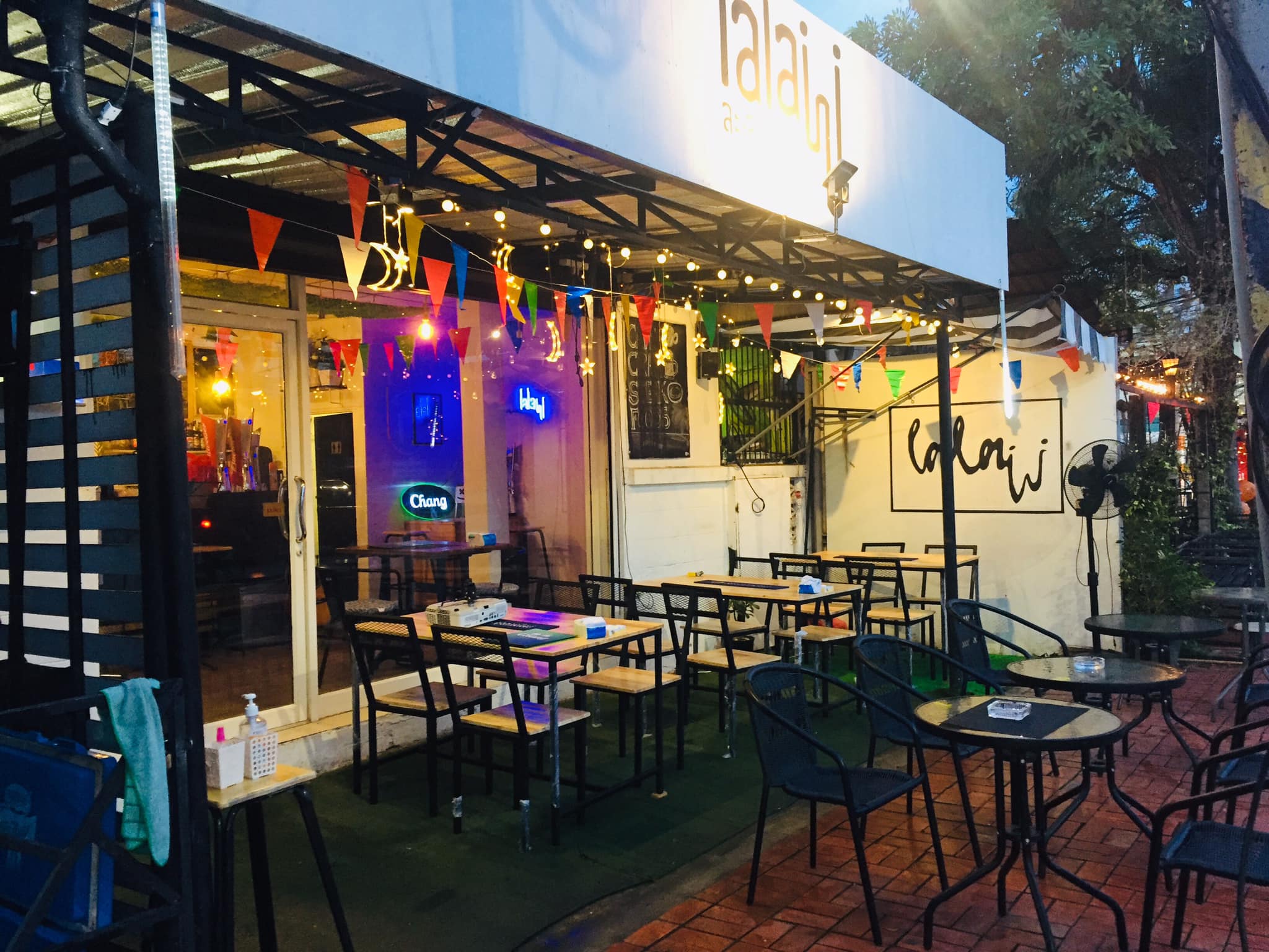 Lalaii Cafe&Craft (ละลาย อยุธยา) : Phra Nakhon Si Ayutthaya (พระนครศรีอยุธยา)