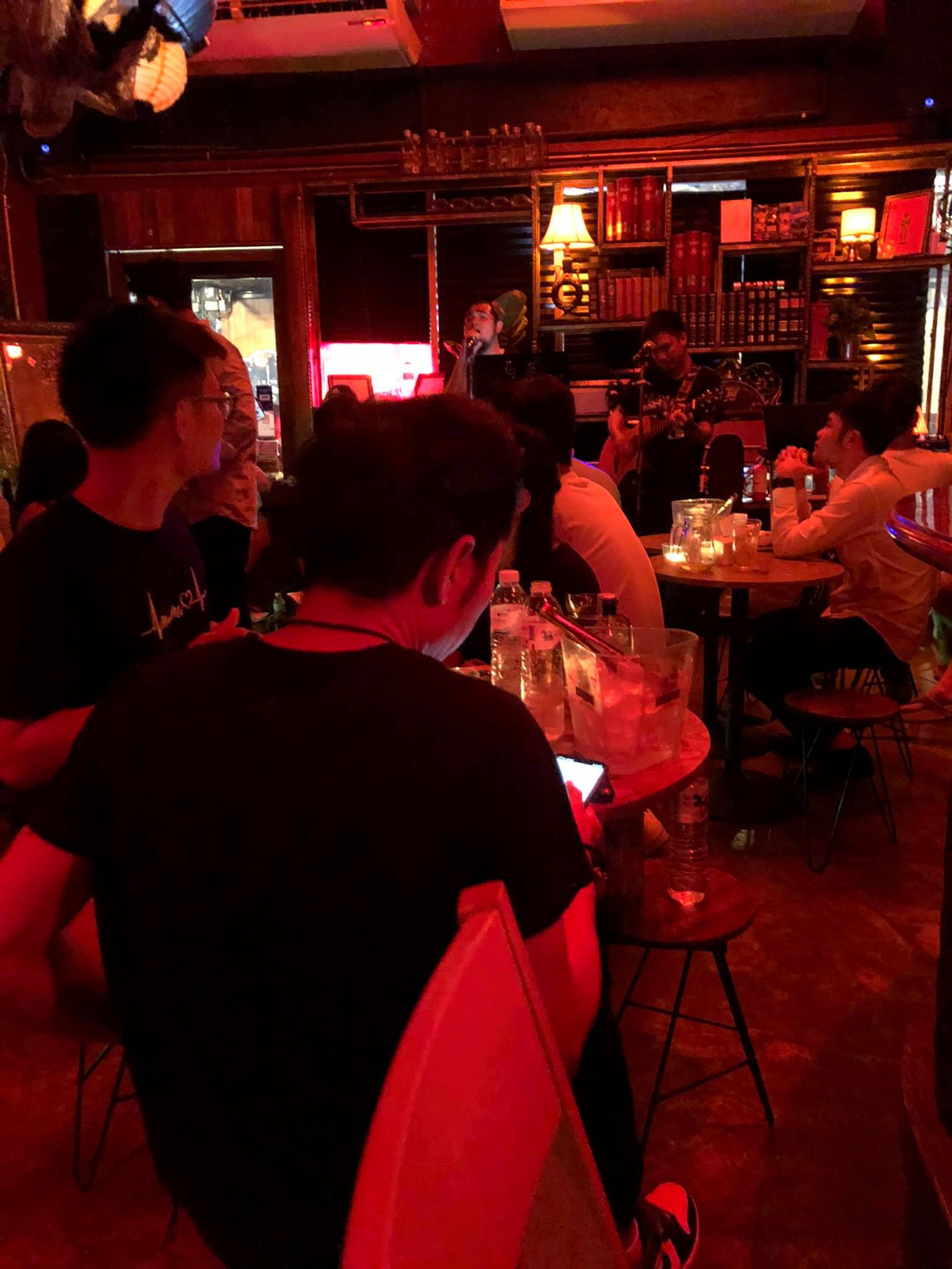 Zuperfrezh music bar (Zuperfrezh music bar) : Bangkok (กรุงเทพมหานคร)