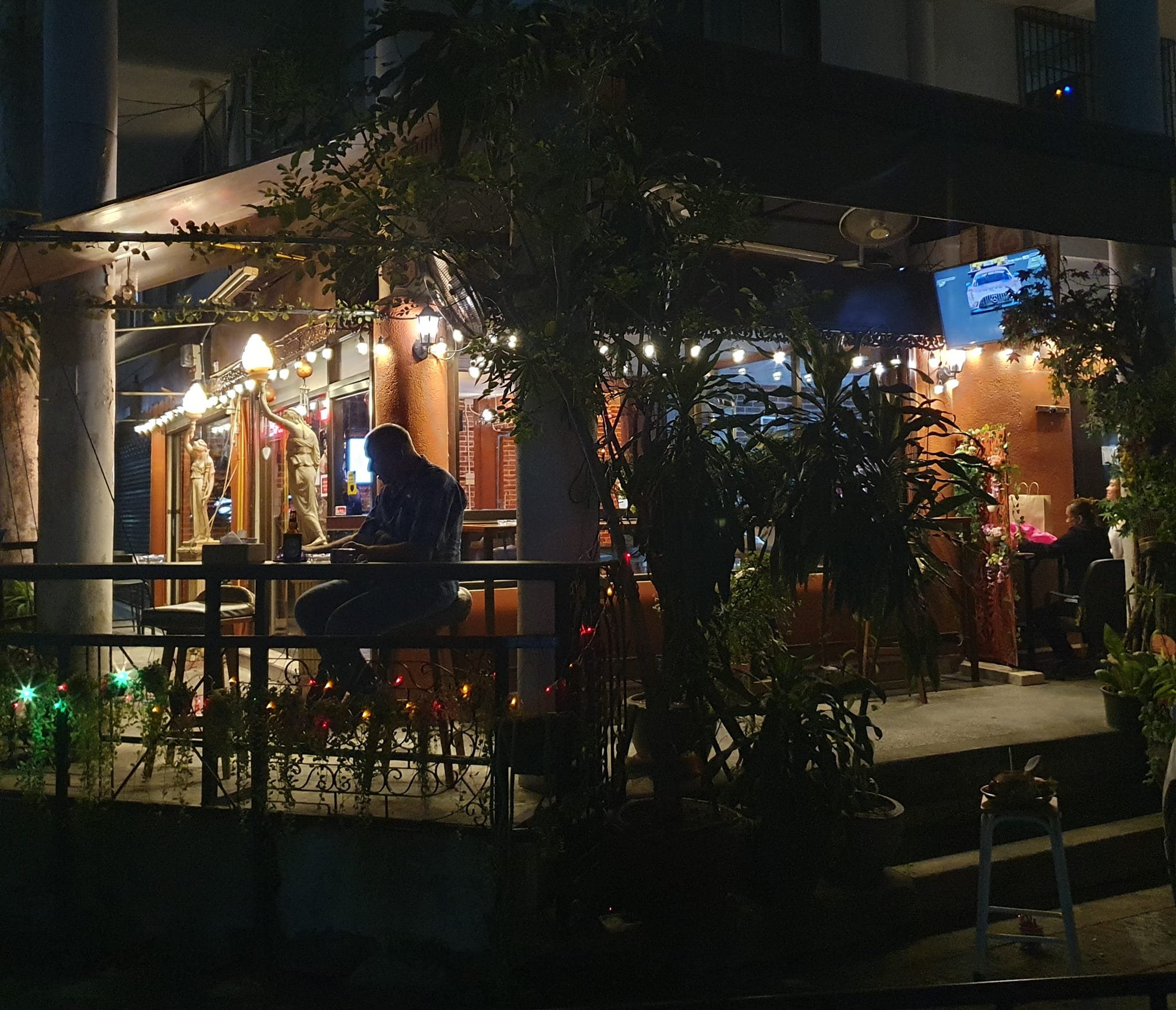 Money's Bar & Restaurant (Money's Bar & Restaurant) : Bangkok (กรุงเทพมหานคร)