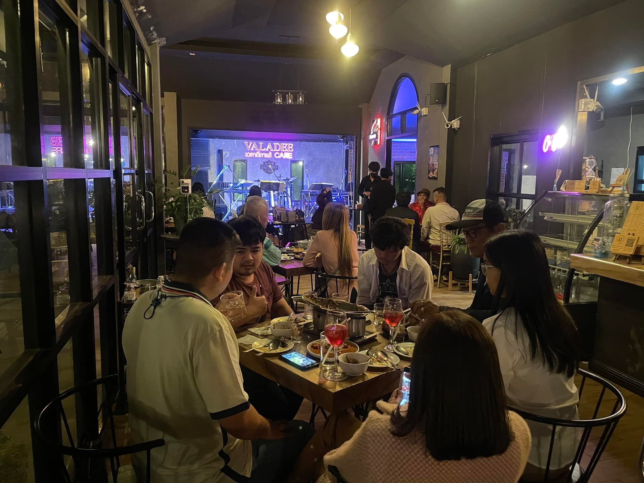Valadee Cafe (เวลาดี คาเฟ่) : Ubon Ratchathani (อุบลราชธานี)