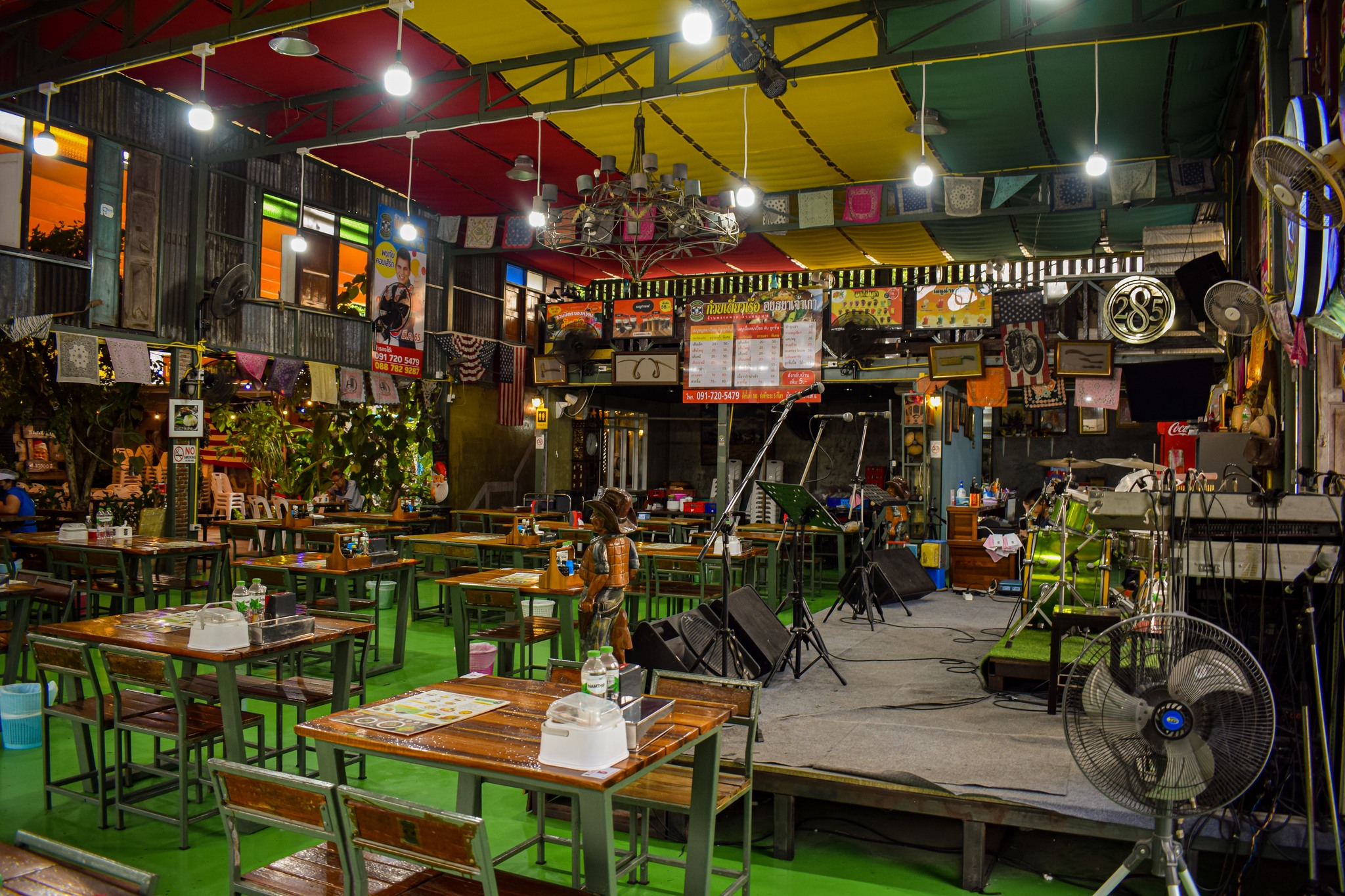 พรรคพวก อาหารใต้ & ซีฟู้ด สวนสยาม 18 (Pak Pouak Restaurant) : กรุงเทพมหานคร (Bangkok)