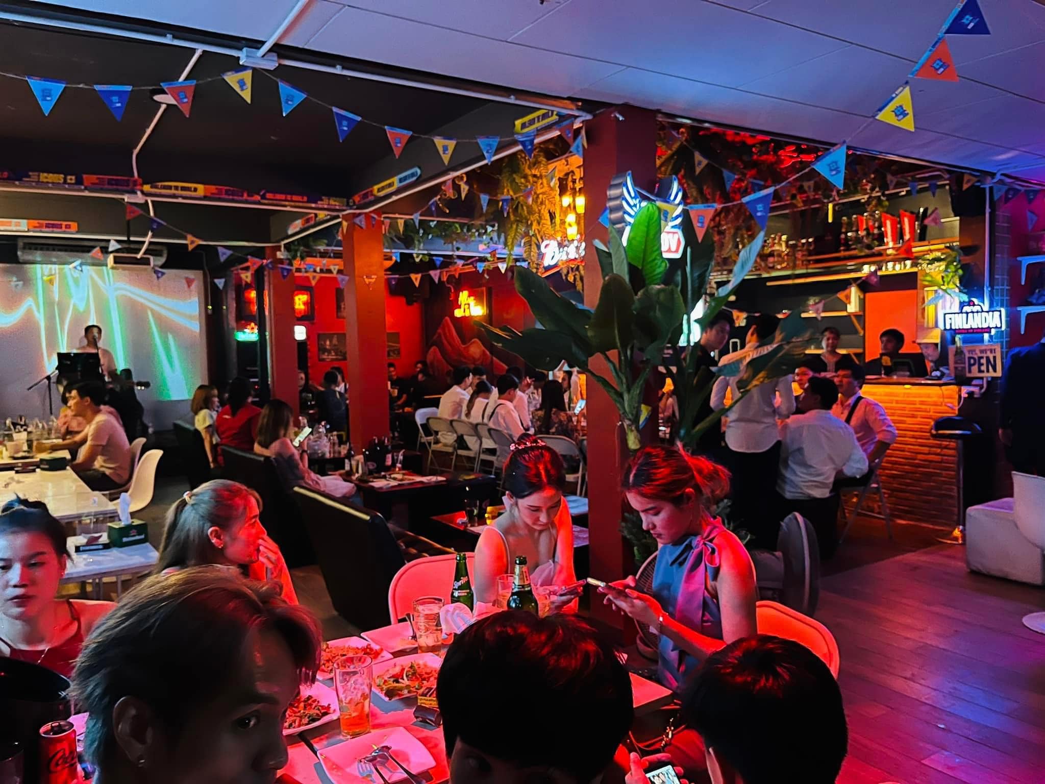 เจ้านายหม่าล่า Bar&Bistro (เจ้านายหม่าล่า Bar&Bistro) : กรุงเทพมหานคร (Bangkok)