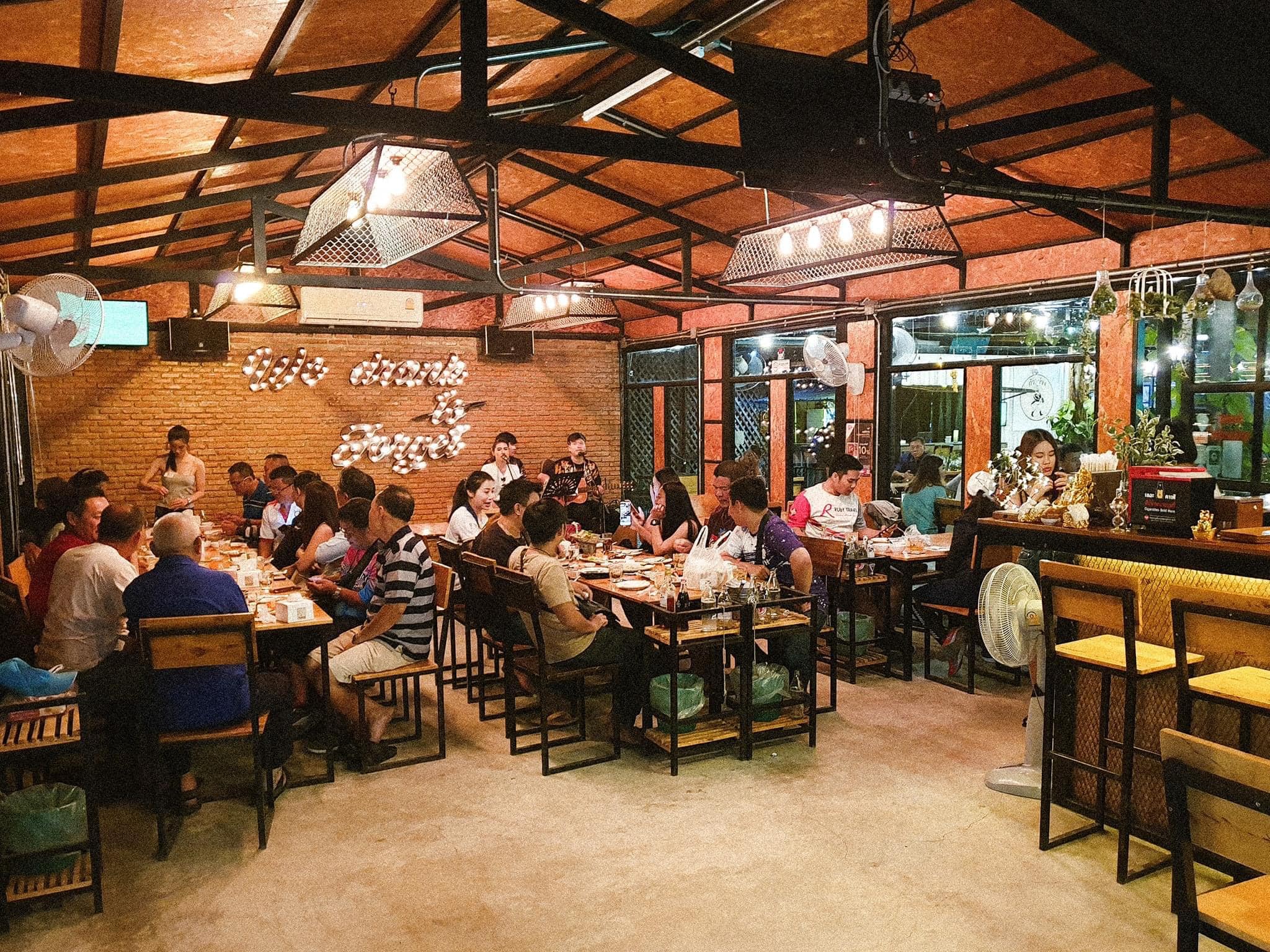 Samyan Bar & Restaurant (Samyan Bar & Restaurant) : ลำปาง (Lampang)