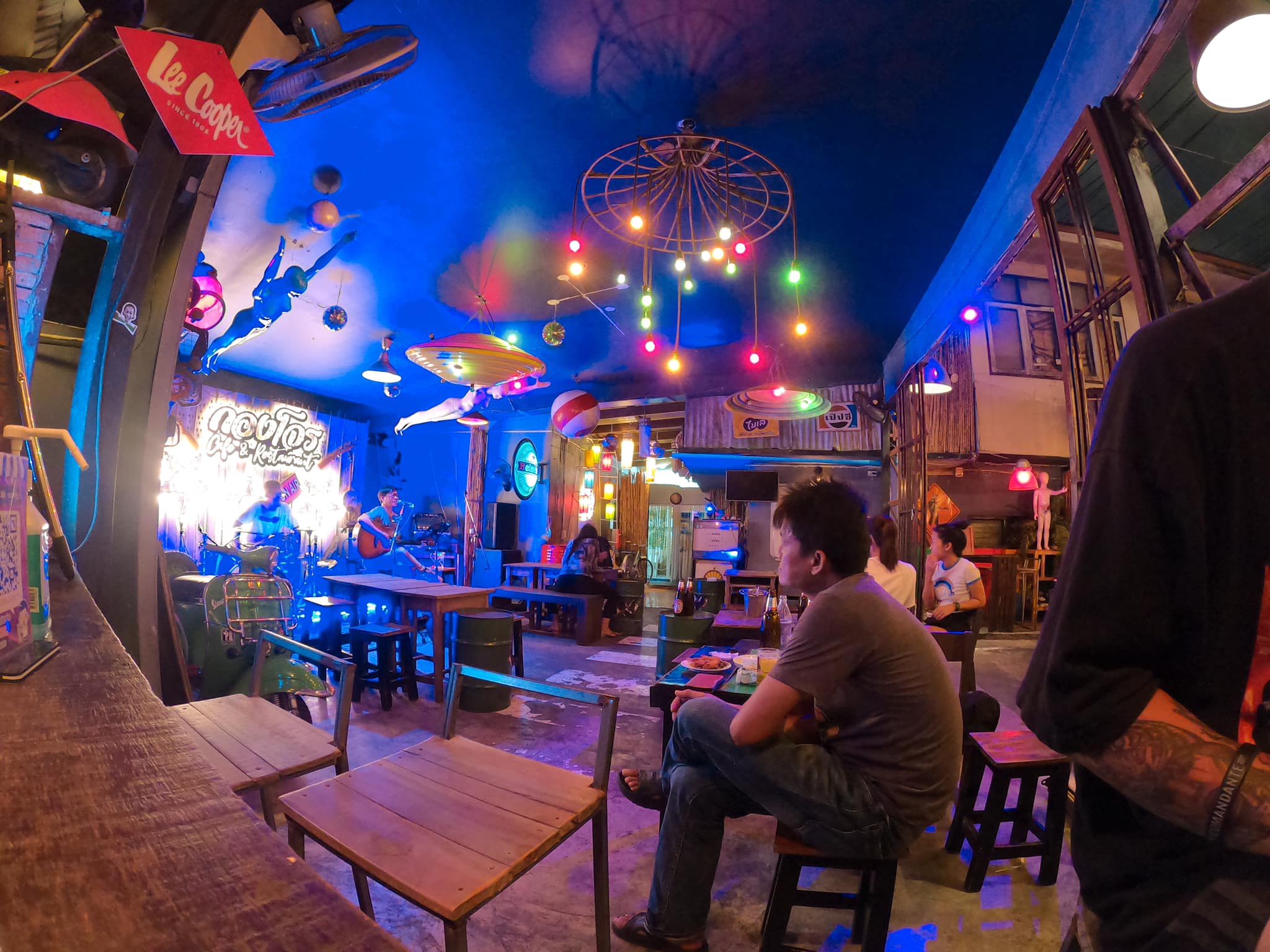 กองโจร Cafe & Restaurant (กองโจร Cafe & Restaurant) : Samut Prakan (สมุทรปราการ)