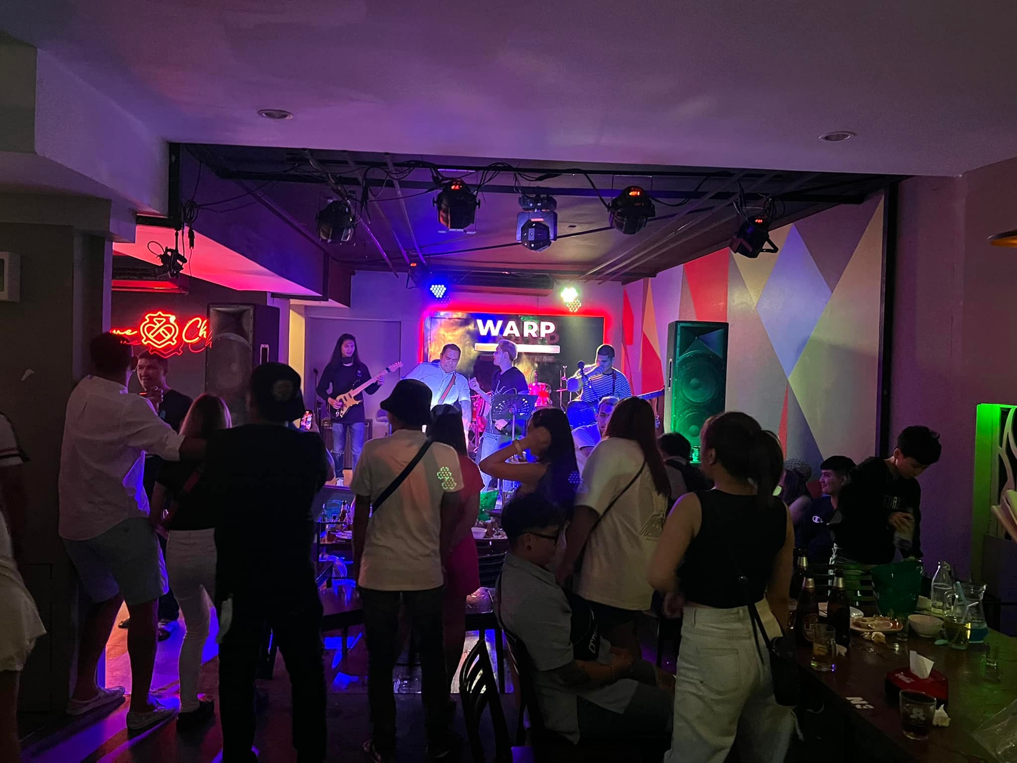 WARP Rama3 Bar (WARP Rama3 Bar) : กรุงเทพมหานคร (Bangkok)