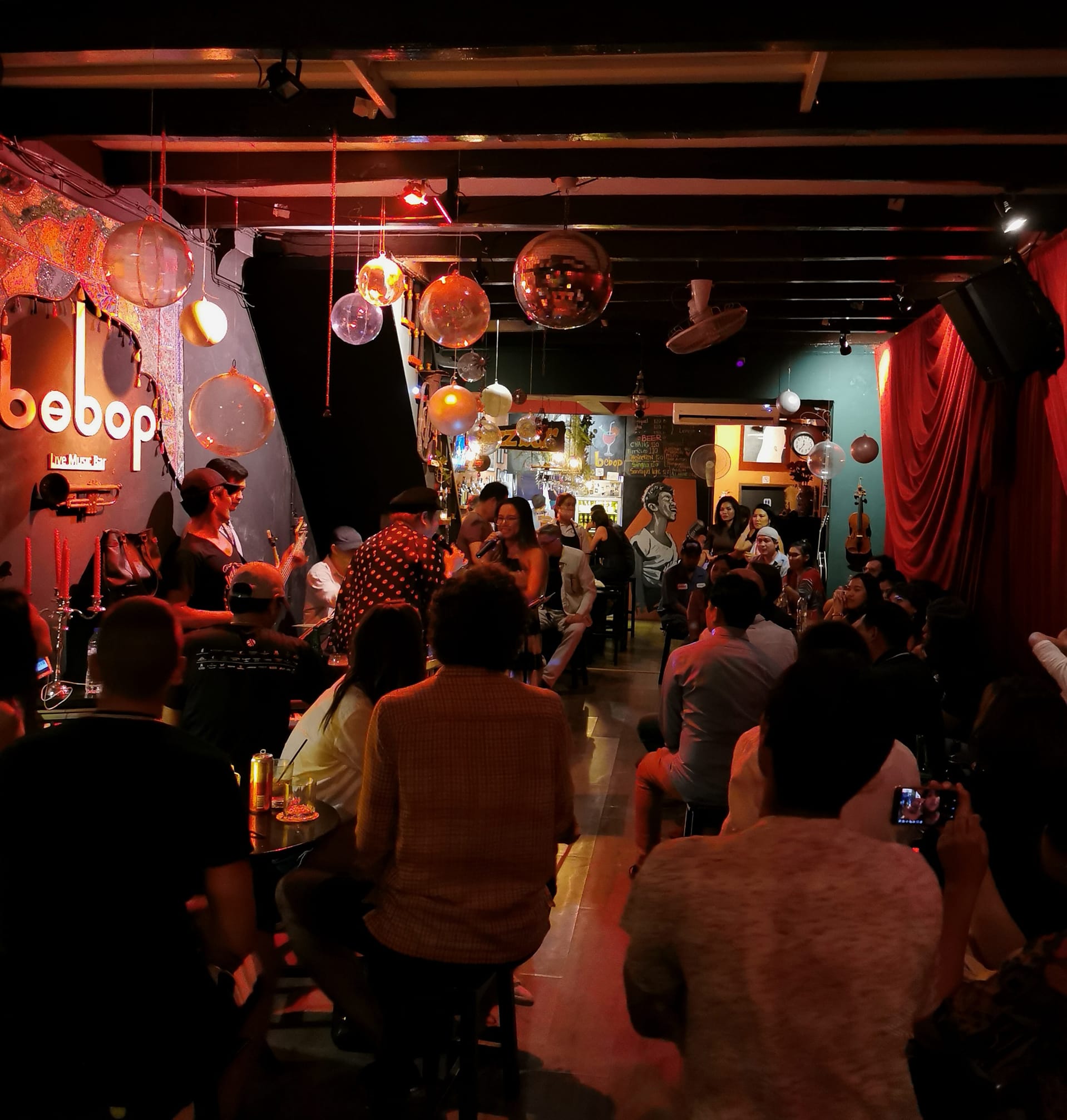 Bebop Live Music Bar & Restaurant (Bebop Live Music Bar & Restaurant) : Phuket (ภูเก็ต)