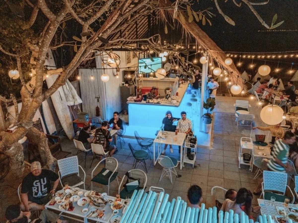 Hideout Beach Cafe & Bistro