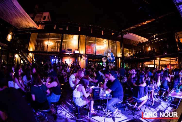 ลองนัว บาร์ แอนด์ บิสโทร์