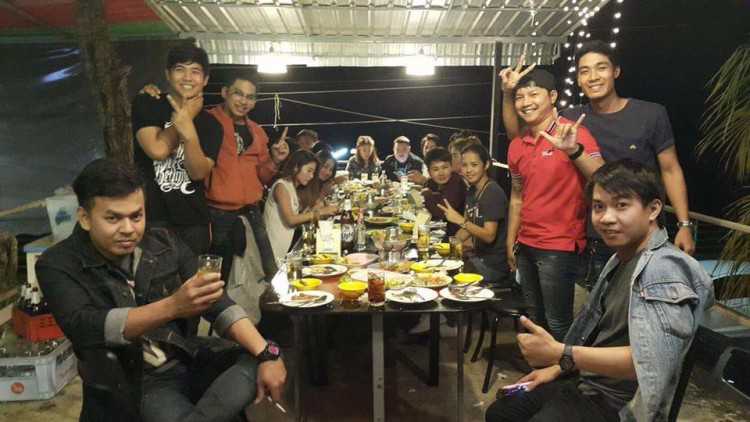 ตั้งโต๊ะ