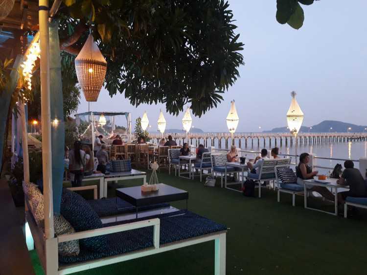 ฟิช บาร์ แอนด์ เรสเทอรองท์