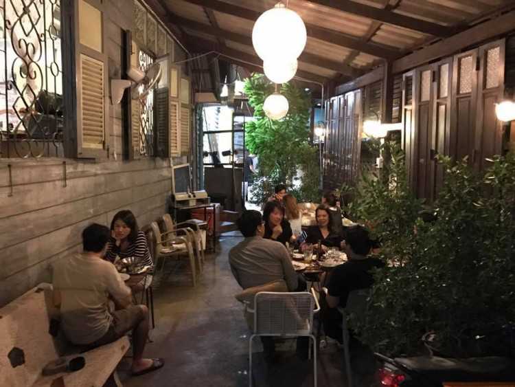 Dok Kaew House Bar