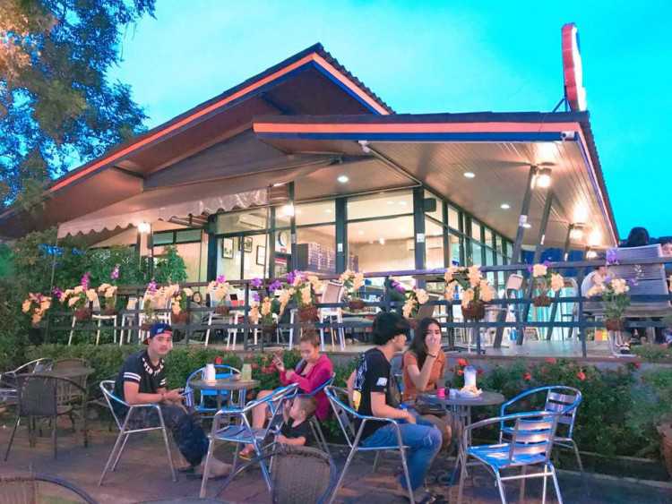 ไอ บู คาเฟ่