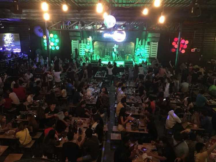 FriendFace & Restaurant