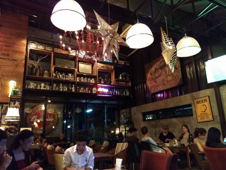 ลา เบียร์รา บิสโทร เบียร์ แอนด์ ไวน์ บาร์ (หัวหิน)