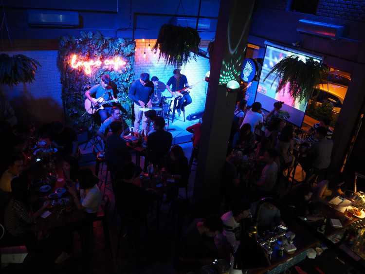 ลาเกอร์ คาเฟ่