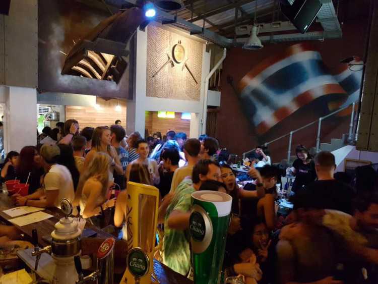 ชาร์ต บาร์ แอนด์ เรสเทอรองท์