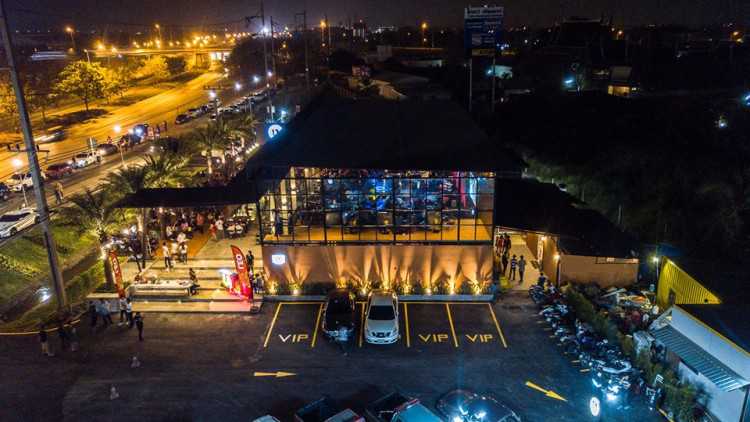 ทเวลฟ์บาร์ โชว์ ระบ