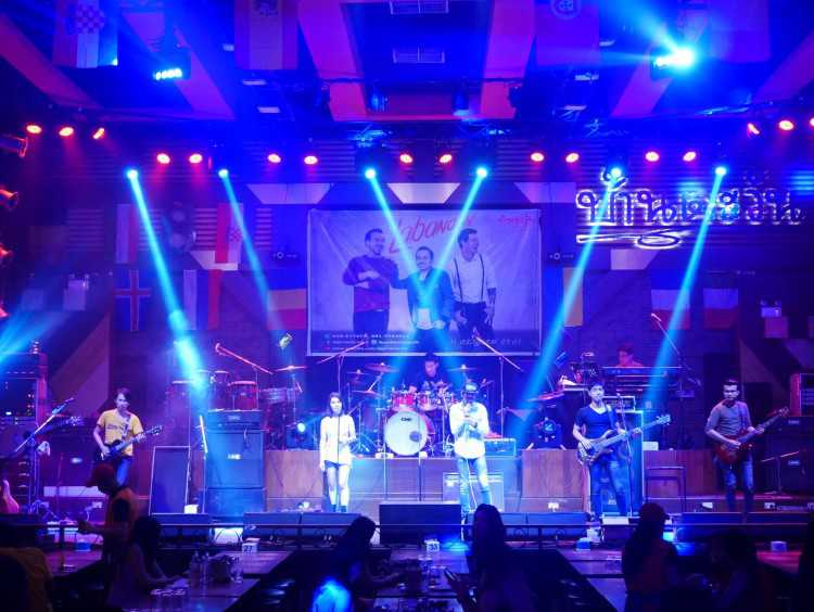 Baan Tawan Pub Rayong
