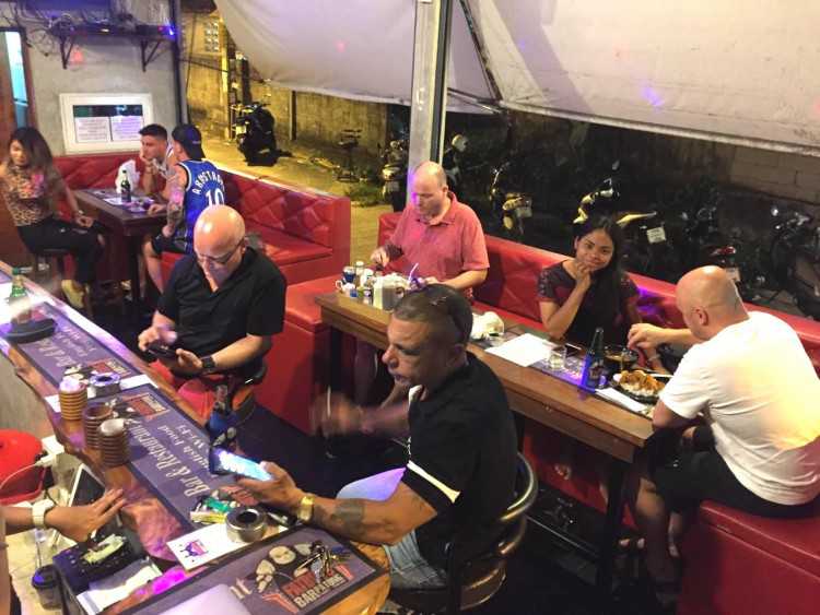 แฟทบอยส์ บาร์