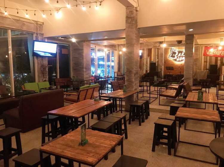 บาร์นม - รูฟท็อป บาร์ & บาร์บีคิวทรงโจร