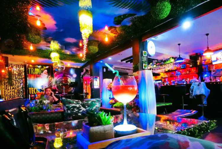 คูล อัพ คอฟฟี่ แอนด์ ค็อกเทล บาร์