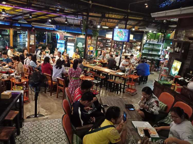 เตี๋ยวเต็มโต๊ะ2 ณ ถนนคนเดิน