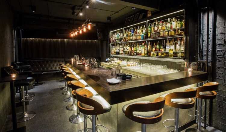 ฟายด์ เดอะ ล็อกเกอร์ รูม