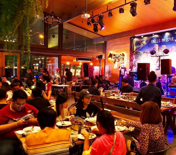 Falls in Love Coffee-Bar & Restaurant